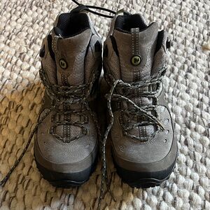 Mettle Chameleon Arc Mid Waterproof Hiking Bootsx 9.5 Grey & Black, New w/o Box